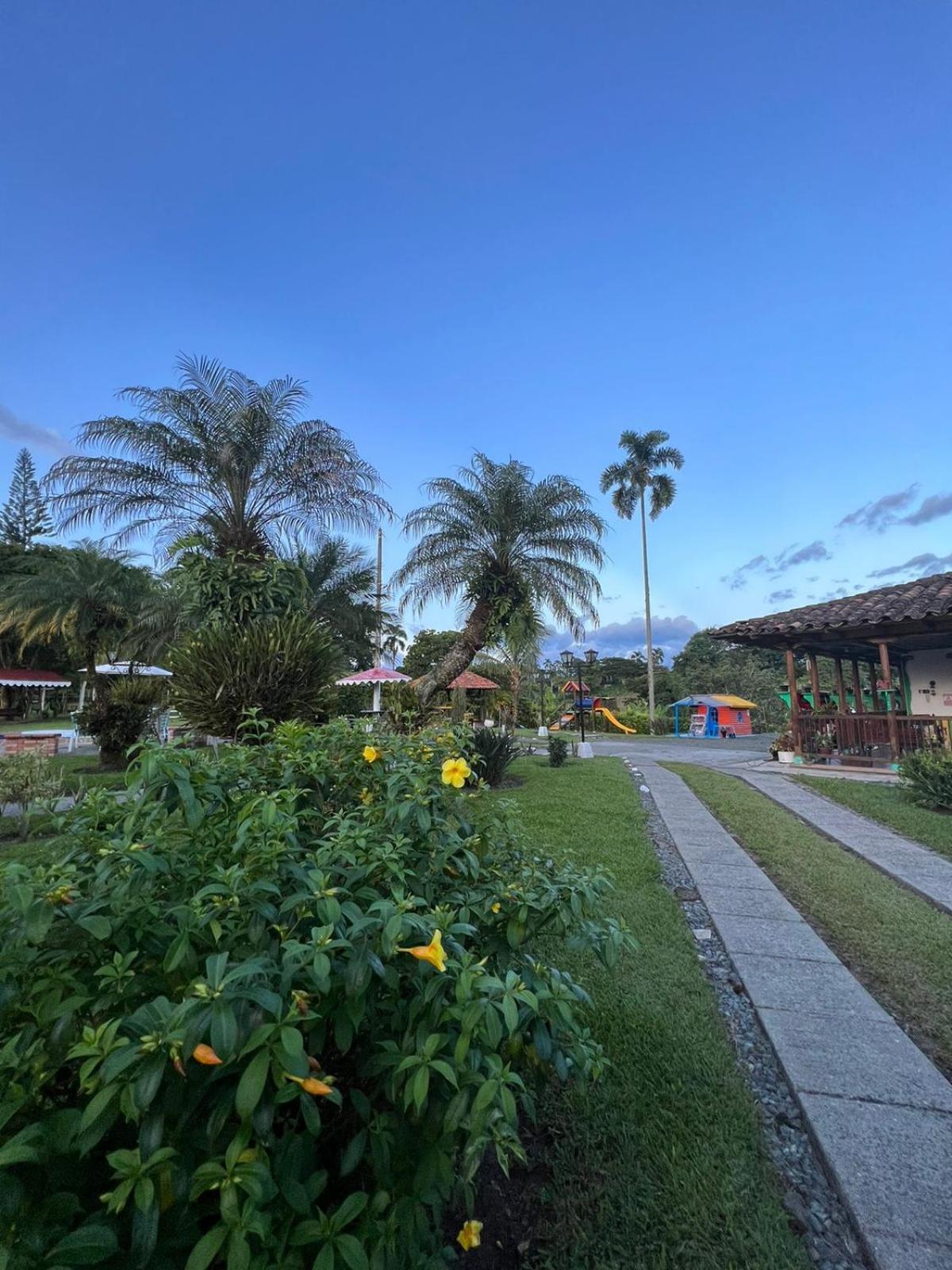 Casa Lemar Hotel Quimbaya Exterior photo